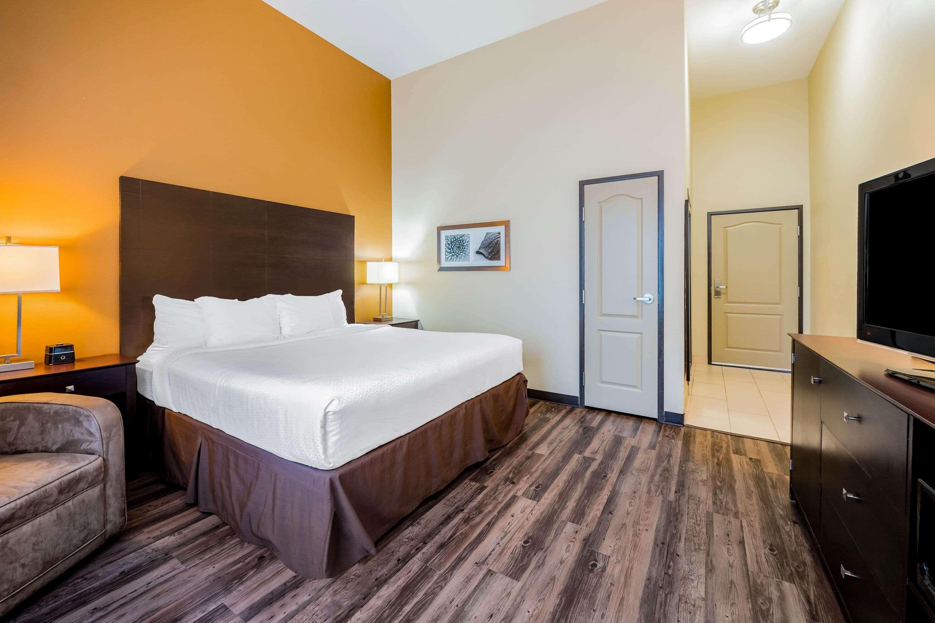 La Quinta By Wyndham Marshall Bagian luar foto
