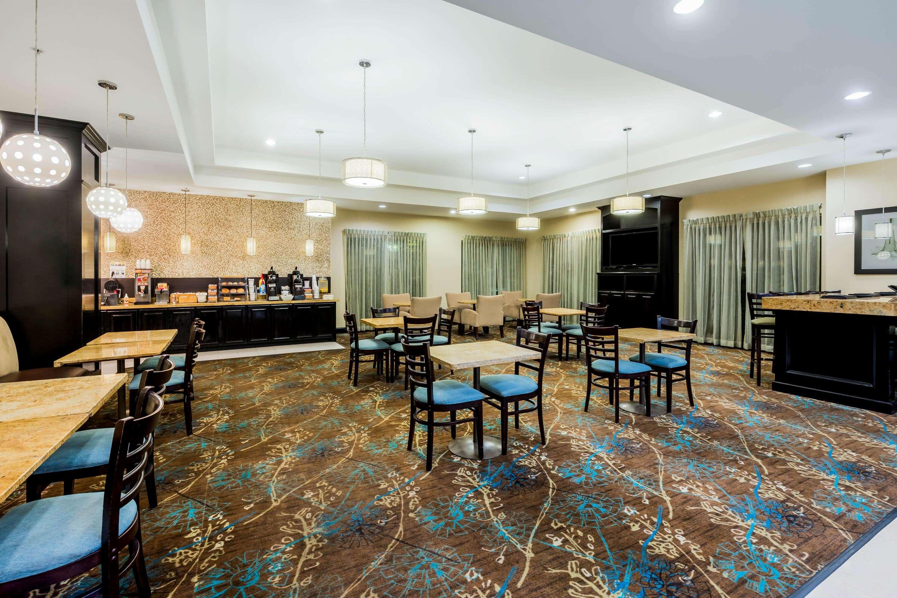 La Quinta By Wyndham Marshall Bagian luar foto