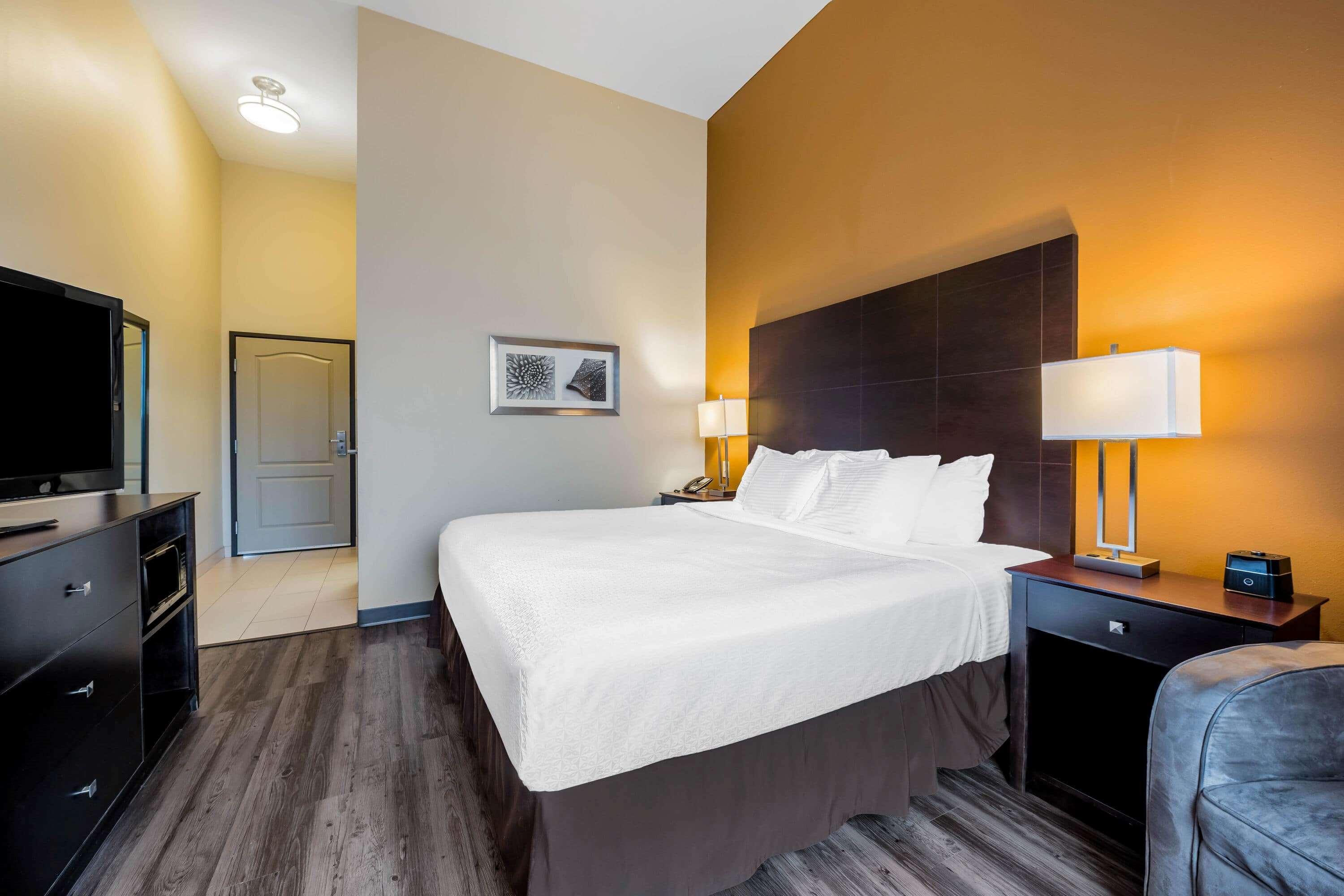 La Quinta By Wyndham Marshall Bagian luar foto