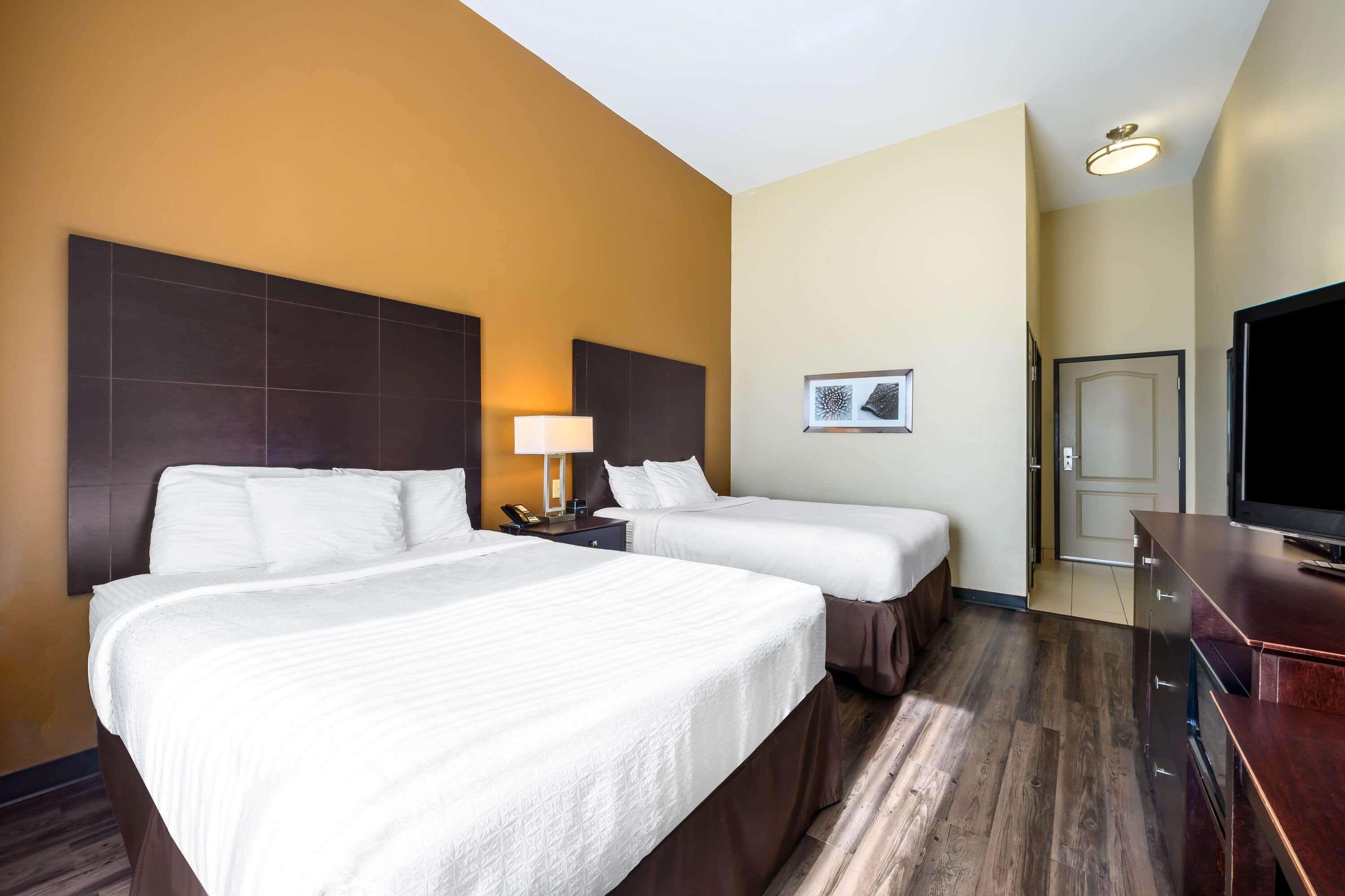La Quinta By Wyndham Marshall Bagian luar foto